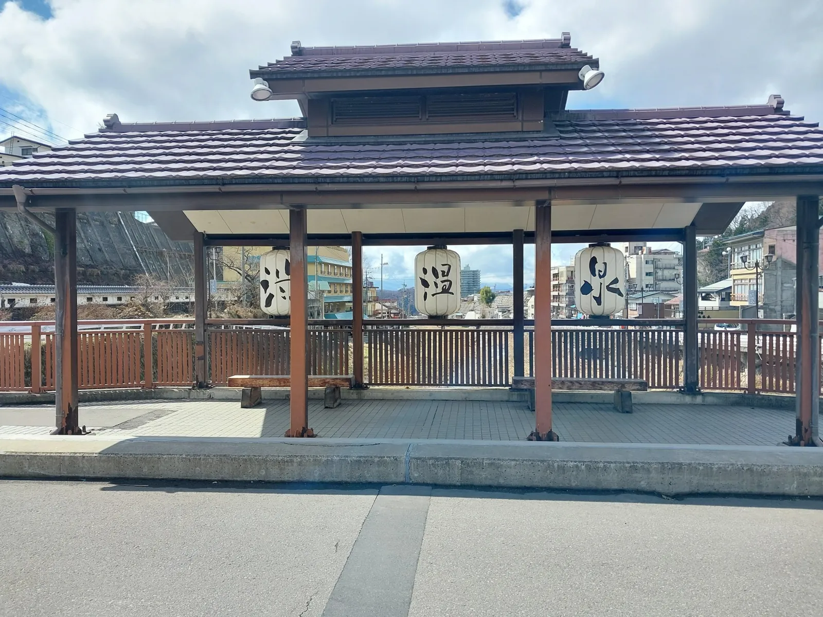 The covered footbath pavilion at the end of the Shibu Onsen street