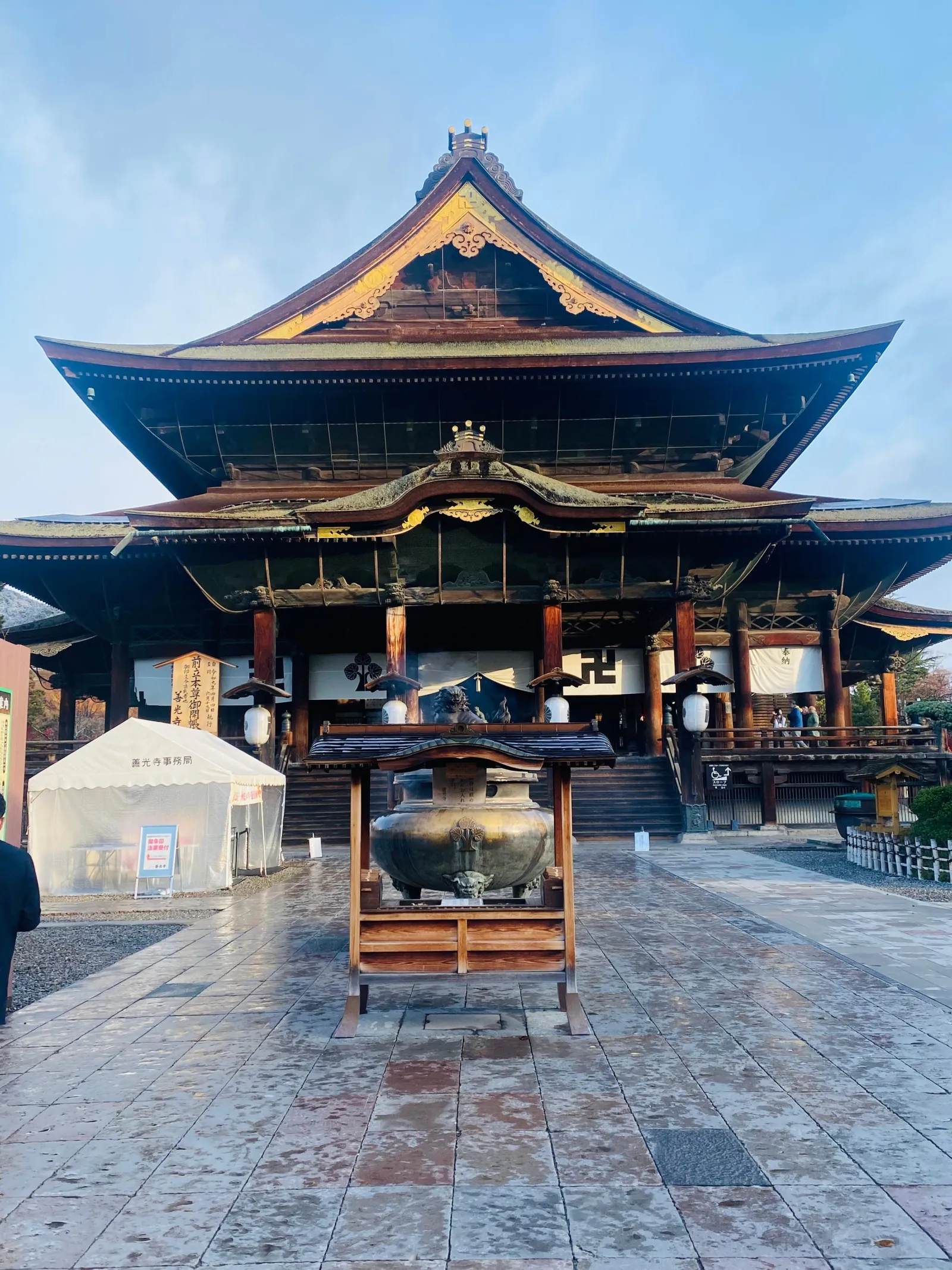 The main hall of Zenko-ji temple in Nagano